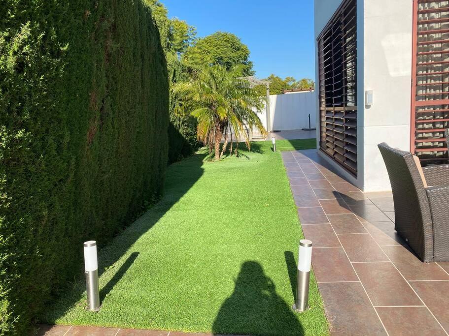 Modern 5-bedroom With Pool Montequinto